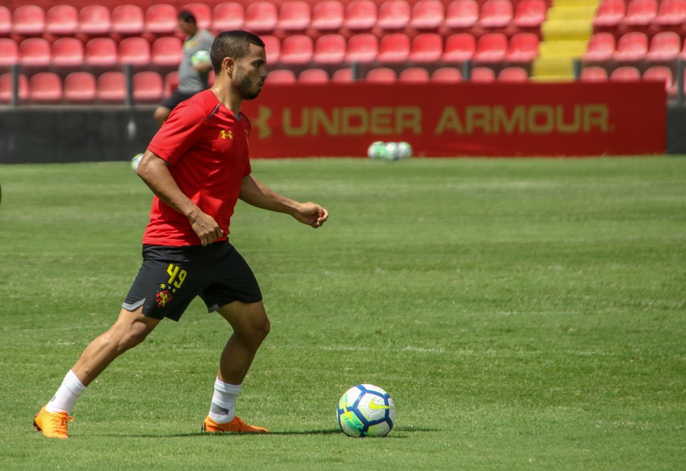 Morato ganhou uma vaga no ataque rubro-negro â Foto: Williams Aguiar/ Sport