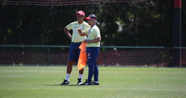 Com base da Copa do Brasil, Rueda vai ter time próximo do ideal contra a Chape