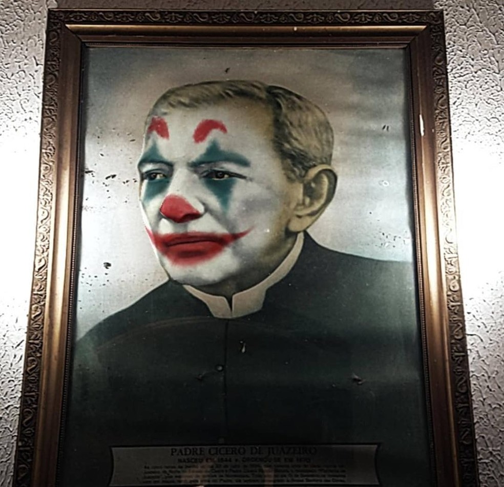 Cineasta usou aplicativo para "pintar" retrato de padre Cícero como Coringa e postou imagem em redes sociais — Foto: Reprodução