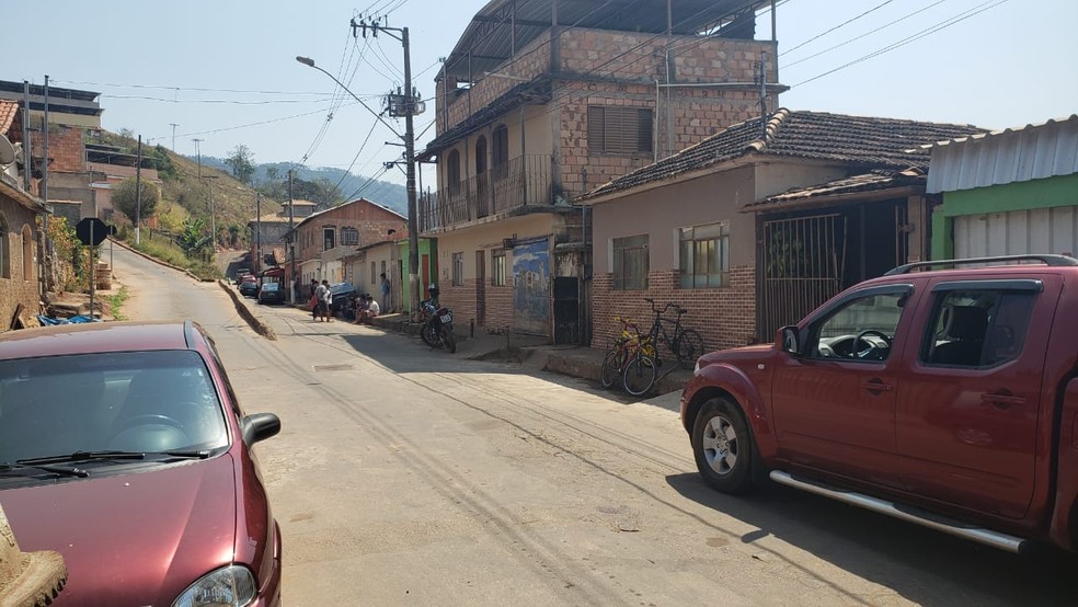 Casa onde aconteceu o crime na madrugada deste sábado em Jeceaba — Foto: Cláudia Mourão/TV Globo