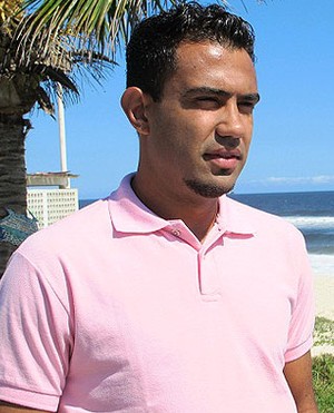 Emprestado pelo Flamengo, zagueiro Renato Santos se apresenta ao Macaé