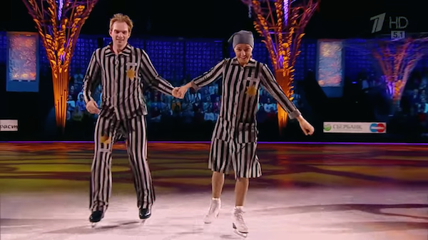 Os dois patinadores russos no programa 'Ice Age's' (Foto: Reprodução)
