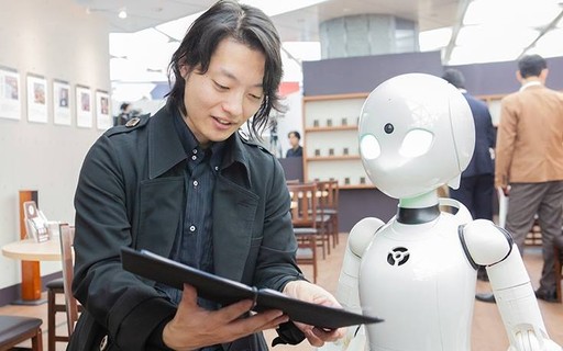 身体障害者がロボットでウェイターを務める日本のカフェを発見してください。 ビデオを見る – エポカ ネゴシオス