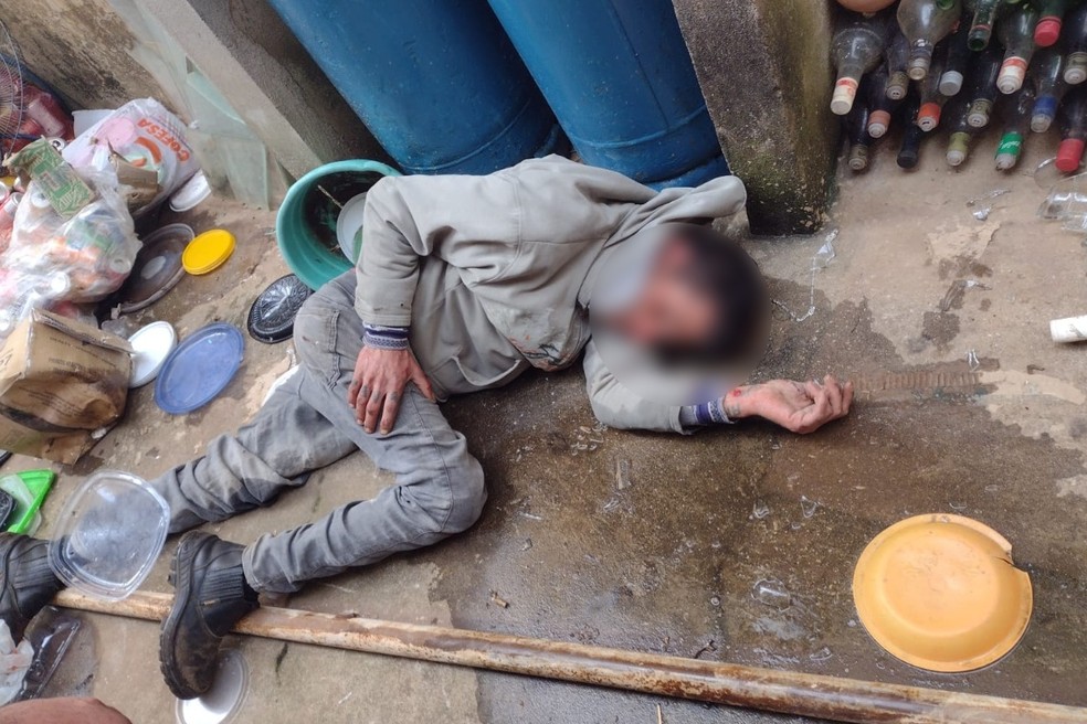 Ladrão é preso após furtar garrafas de vodca, cair de muro e desmaiar em Itapeva— Foto: Arquivo pessoal
