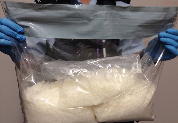 Metanfetamina encontrada pela polícia no forro das malas do casal (Foto: Reprodução Internet/Australian Federal Police)