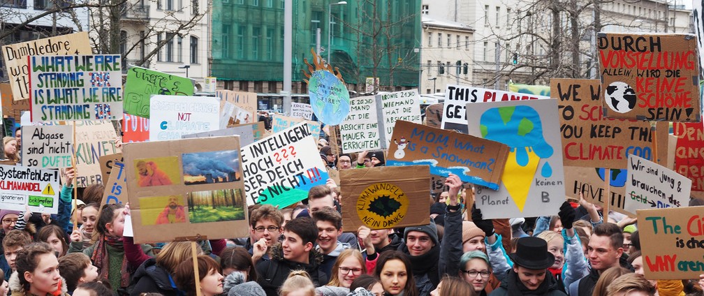 Estudantes contam com apoio de pais nas manifestaÃ§Ãµes 'Fridays for Future" â Foto: Parents for Future Berlin/DivulgaÃ§Ã£o