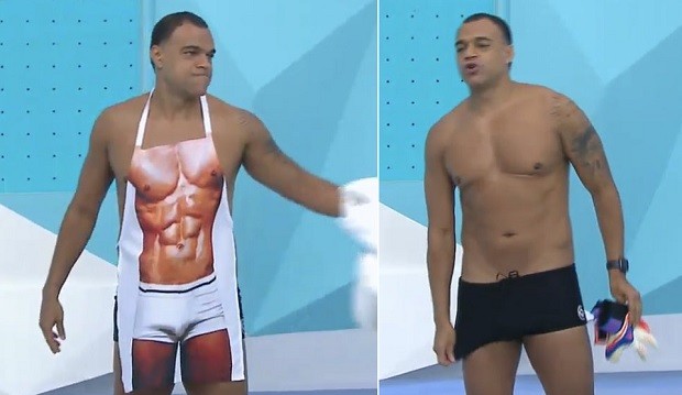 Denílson faz strip tease em palco de programa de TV  (Foto: Reprodução)