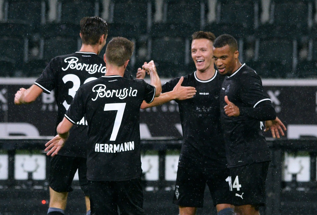 Borussia Mönchengladbach vence RB Leipzig, que