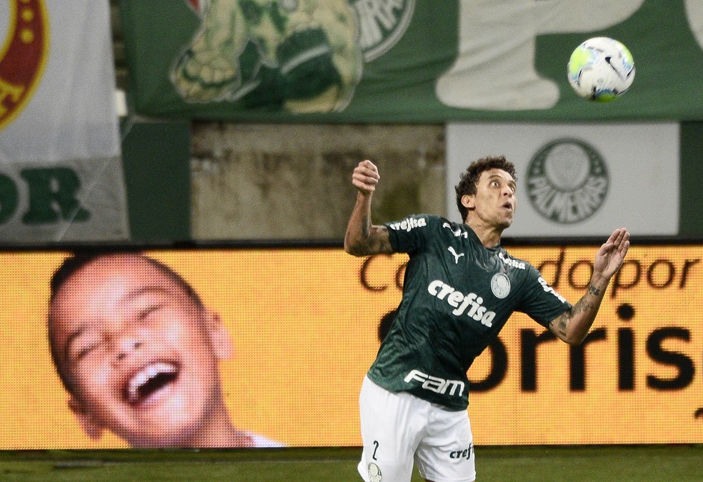 Marcos Rocha recupera espaço no Palmeiras após Covid-19 e vira o maior garçom do elenco 