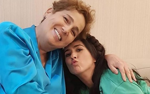 Tata Werneck lamenta morte de Claudia Jimenez: "Viramos sobrinha e tia"