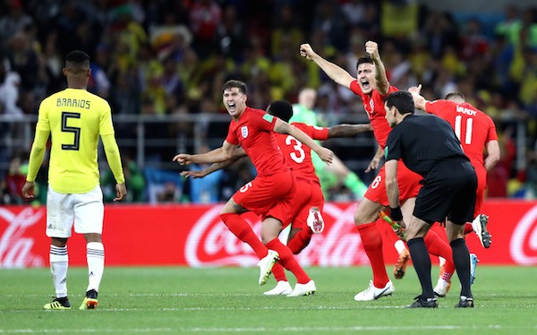 Os jogadores da seleção da Inglaterra celebrando a vitória conta a Colômbia na Copa do Mundo (Foto: Getty Images)