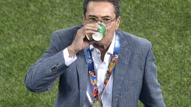 Luxemburgo e a medalha no peito: rotina no Palmeiras