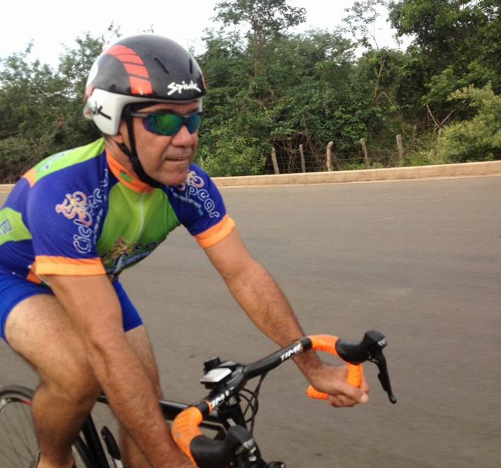 Ciclista Cássio Alves de Almeida morreu horas depois de ser atropelado na rodovia MA 278 — Foto: Reprodução/ Facebook
