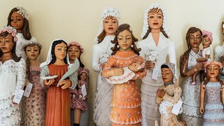 Bonecas feitas pela artesã Ana Ribeiro, de Santana do Araçuaí