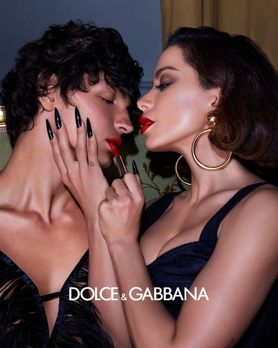 Anitta estrela nova campanha de beleza da Dolce&Gabbana Beauty