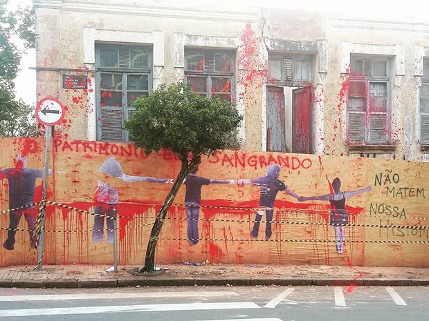 Moradores fazem intervenção artística em defesa de construções antigas em Limeira (Foto: Lívia Lazaneo/ Arquivo Pessoal)
