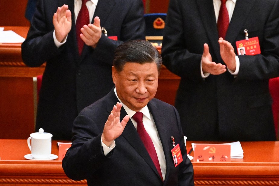 Xi Jinping chega para a sessão de abertura do 20º Congresso do Partido Comunista Chinês no Grande Salão do Povo em Pequim