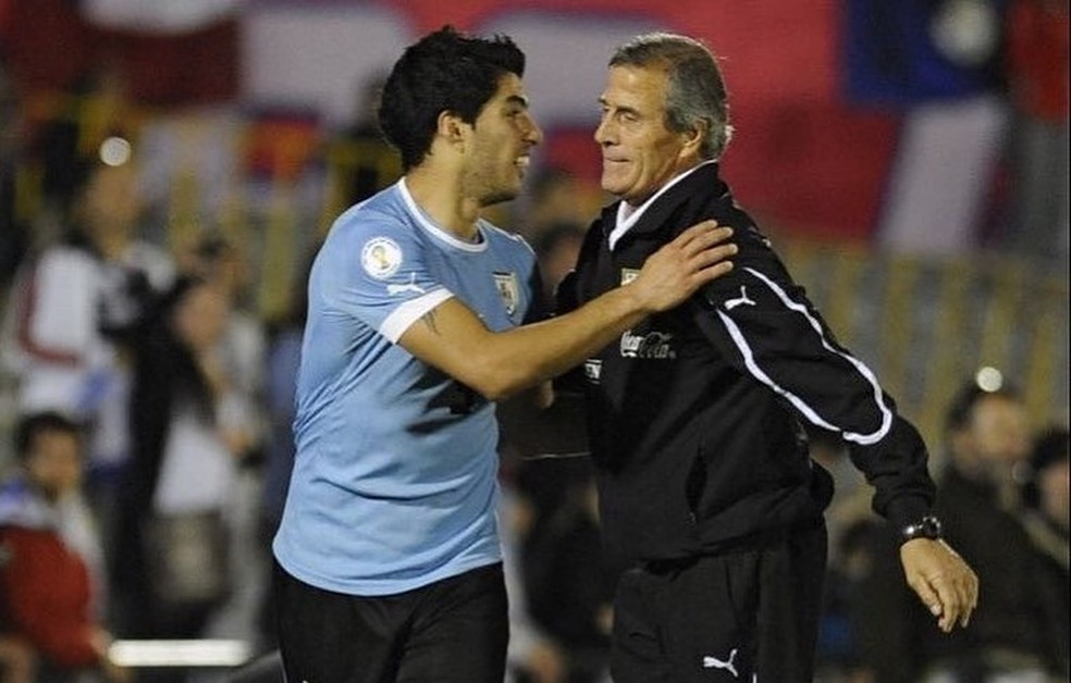 Suárez publica mensagem de gratidão a Óscar Tabárez após anúncio da demissão do treinador do comando do Uruguai — Foto: Reprodução/Instagram
