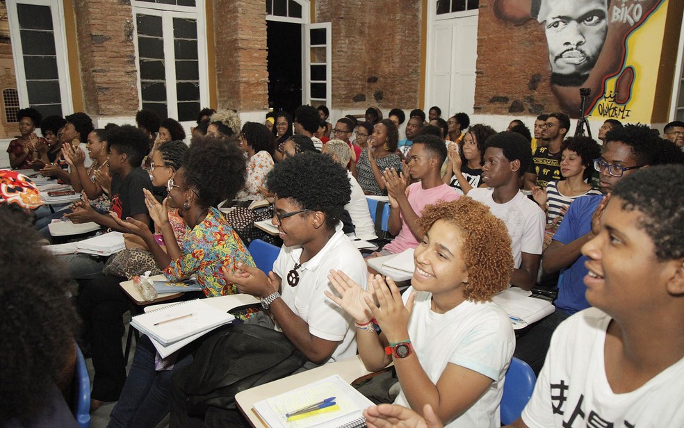 Em Salvador, Instituto Steve Biko prepara estudantes negros e de escolas públicas para concorrer a vagas nas universidades — Foto: Divulgação / Instituto Steve Biko