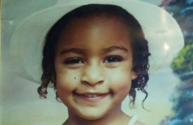 Ireni Eduarda Lopes de Sousa, de 10 anos, morreu ao ser baleada dentro de casa, em Goiás (Foto: Reprodução/TV Anhanguera)