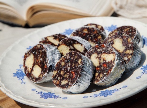 Palha italiana de chocolate com goji berry (Foto: Mayra Azzi / Editora Globo)