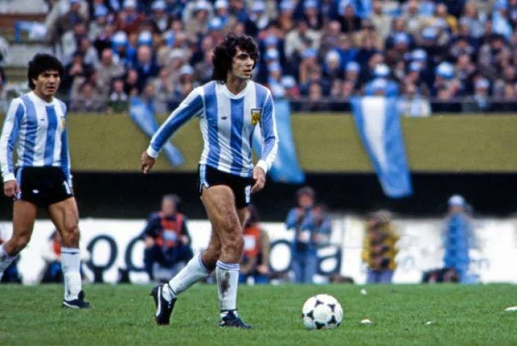 Jorge Olguín continuou jogando pelo Argentinos Junior até se aposentar em 1988. 