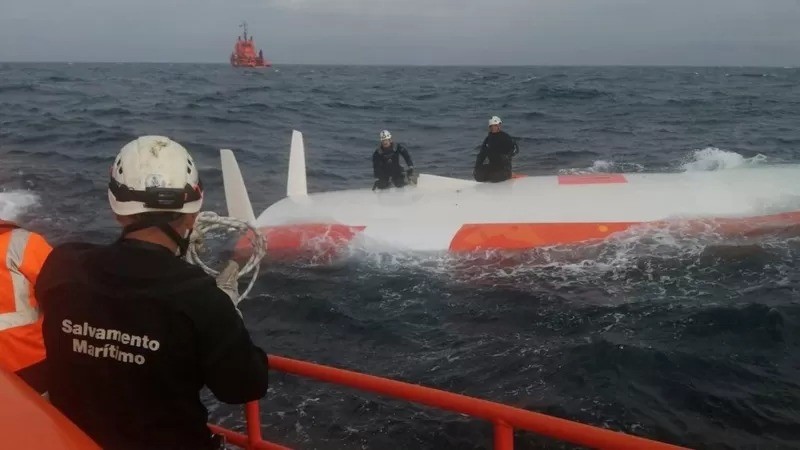 Equipe espanhola de Resgate Marítimo salvou francês (Foto: REUTERS via BBC)