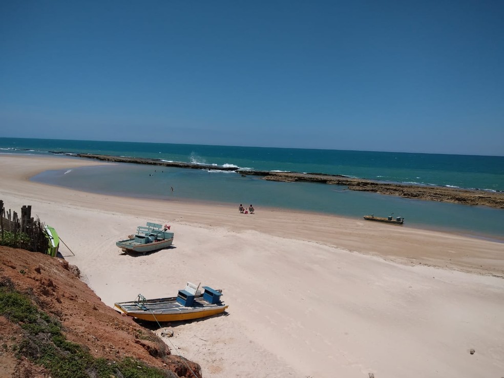Praias do litoral alagoano ficam vazias; decreto do governo de Alagoas determina isolamento social — Foto: BPRv