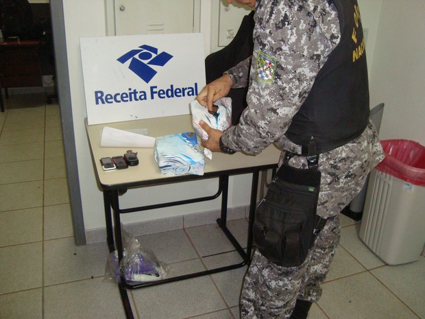 Polícia Federal,  Força Nacional e Receita Federal apreendem drogas em Medianeira, Oeste do Paraná. (Foto: Afonso Martins)
