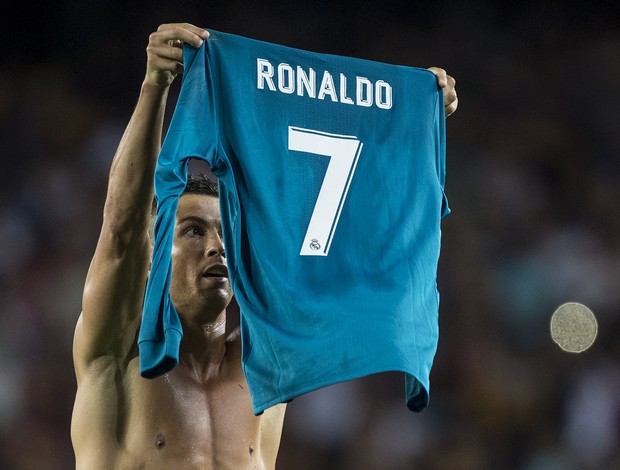 Cristiano Ronaldo comemoração Real Madrid x Barcelona