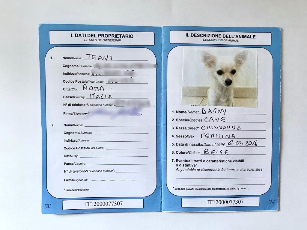 Passaporte da cachorra Dagny, que viajou com os tutores para várias cidades da Itália, Grécia, Suíça, Áustria, Alemanha e o principado de Liechtenstein (Foto: Arquivo pessoal/ Teani Freitas)
