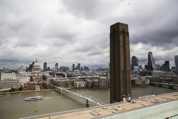 LONDON, ENGLAND - JUNE 14: A general view of the London skyline from the 10th floor viewing platform at Tate Modern's new Switch House on June 14, 2016 in London, England. The Tate Modern art gallery unveils its new Switch House building today designed by (Foto: Getty Images)