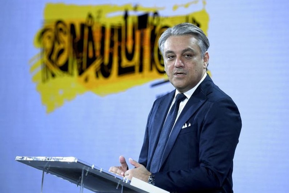 Luca De Meo, presidente-executivo do Grupo Renault, anuncia o plano de reestruturação da montadora francesa