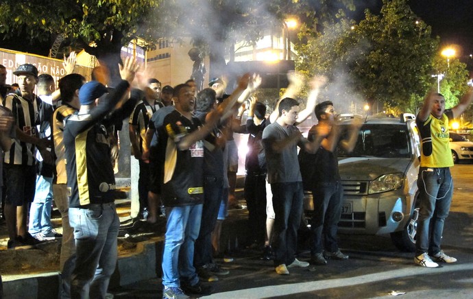 Protesto Torcida Botafogo (Foto: Hector Werlang)