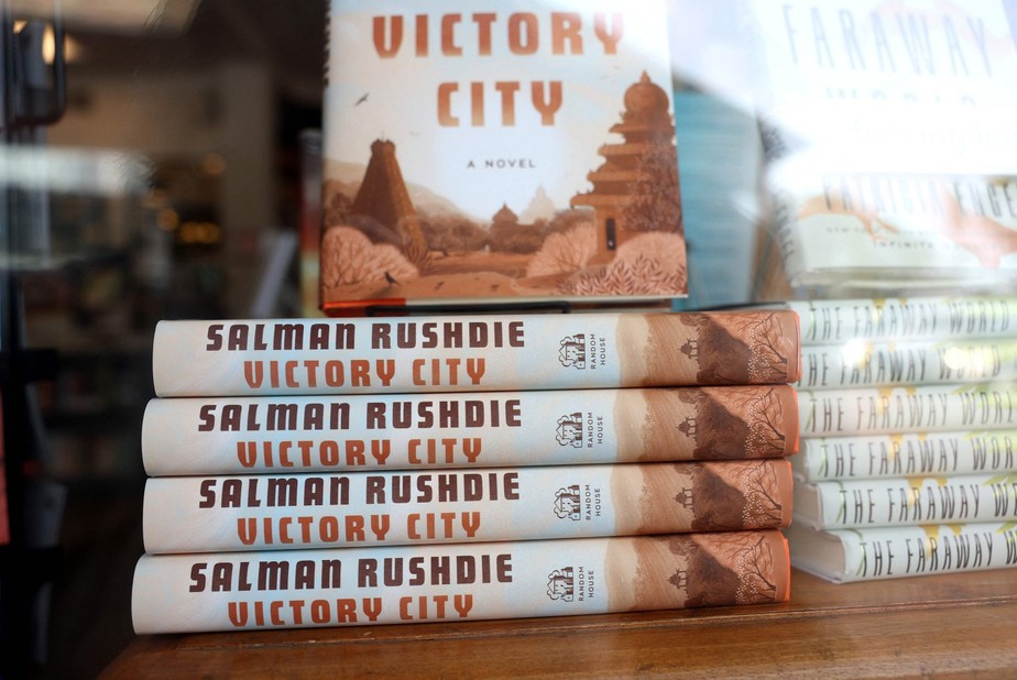O novo livro de Salman Rushdie