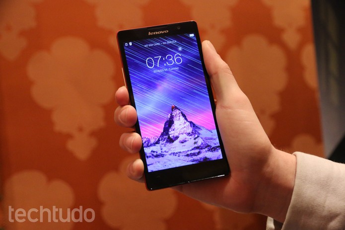 P90 é o celular da Lenovo com tela Full HD de 5,5 polegadas e processador Intel Atom Z3560 (Foto: Isadora Díaz/TechTudo)
