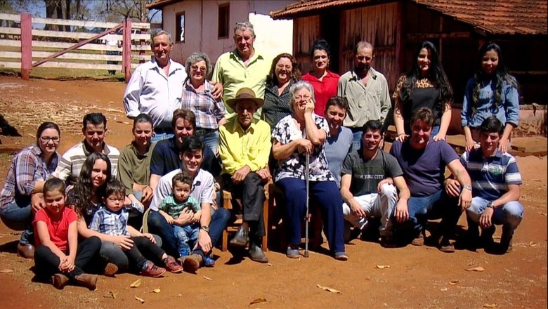 Família Faria comemora aniversário de Seu Leonardo (Foto: Reprodução/TV Globo)