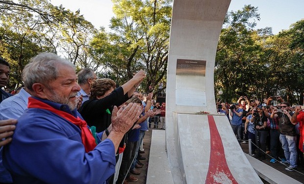 Lula no mausoléu de Getúlio Vargas - Ricardo Stuckert/Instituto Lula