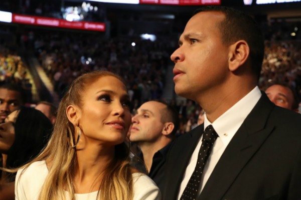 A cantora Jennifer Lopez com seu marido, o jogador de beisebol Alex Rodriguez (Foto: Getty Images)