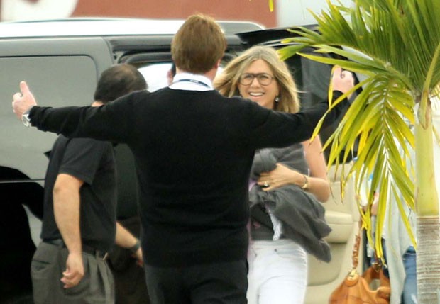 Jennifer Aniston se despede dos amigos (Foto: The Grosby Group)