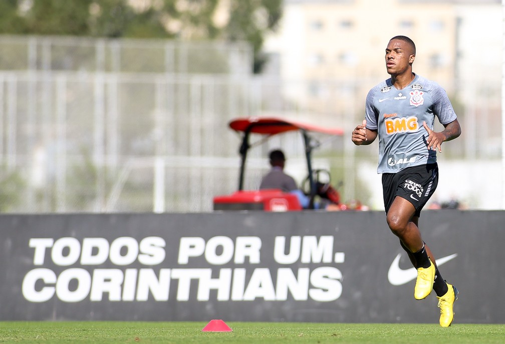 Volante Xavier foi promovido ao elenco profissional do Corinthians — Foto: Rodrigo Coca / Ag.Corinthians