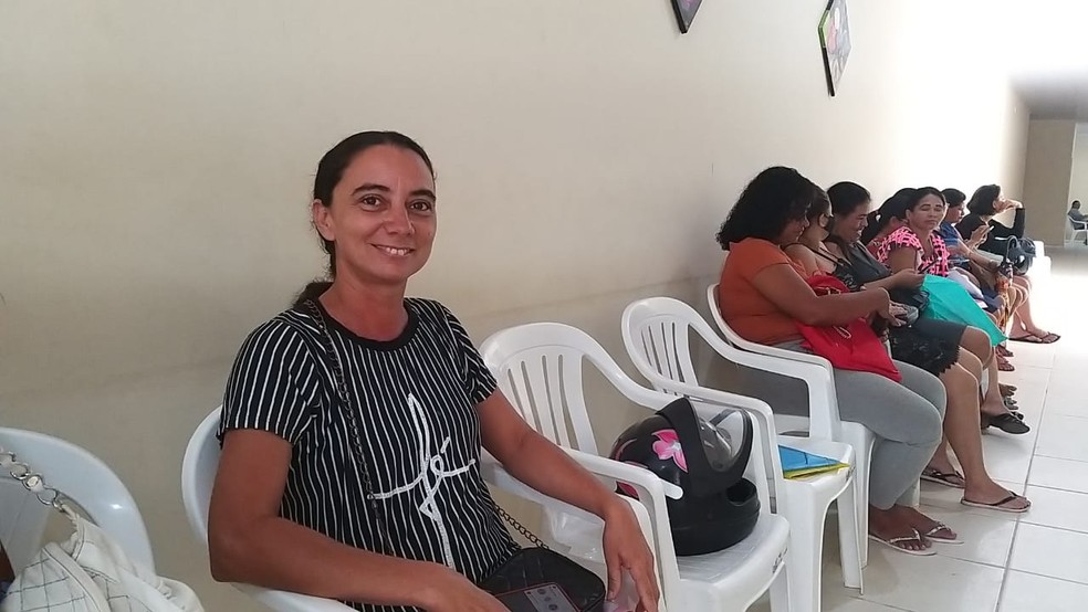 Diarista foi até o Cras da Sobral, nesta sexta-feira (11) para atualizar o cadastro único — Foto: Eldérico Silva/Rede Amazônica