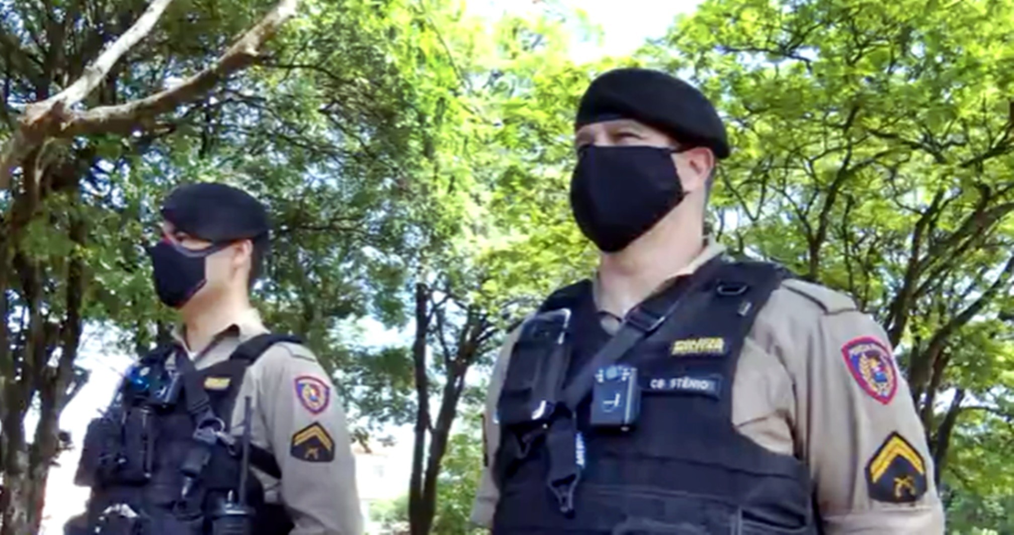 Policiais militares adotam uso de câmeras de monitoramento nos coletes balísticos em Itaú de Minas