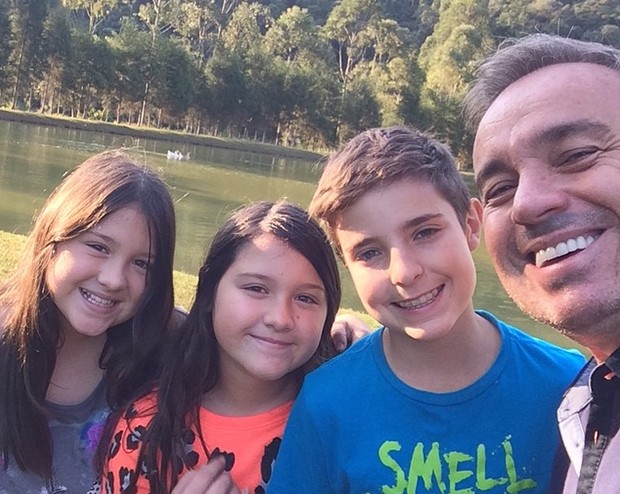 Gugu Liberato com os filhos Marina, Sofia e João (Foto: Reprodução/ Instagram )