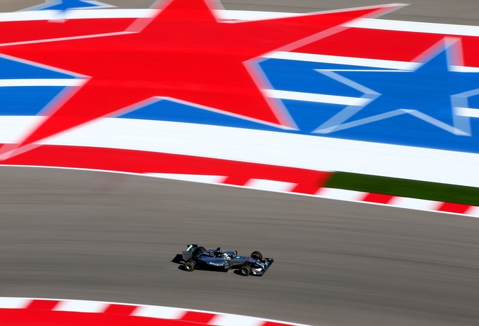 Lewis Hamilton superou Nico Rosberg por apenas 0s003 e foi o mais rápido do dia em Austin (Foto: Getty Images)