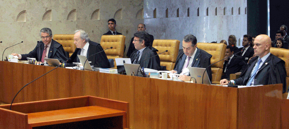 Ministros do STF durante a sessão plenária que apreciou pedido do presidente Michel Temer para suspender a tramitação da denúncia da PGR contra ele (Foto: Carlos Moura/SCO/STF)