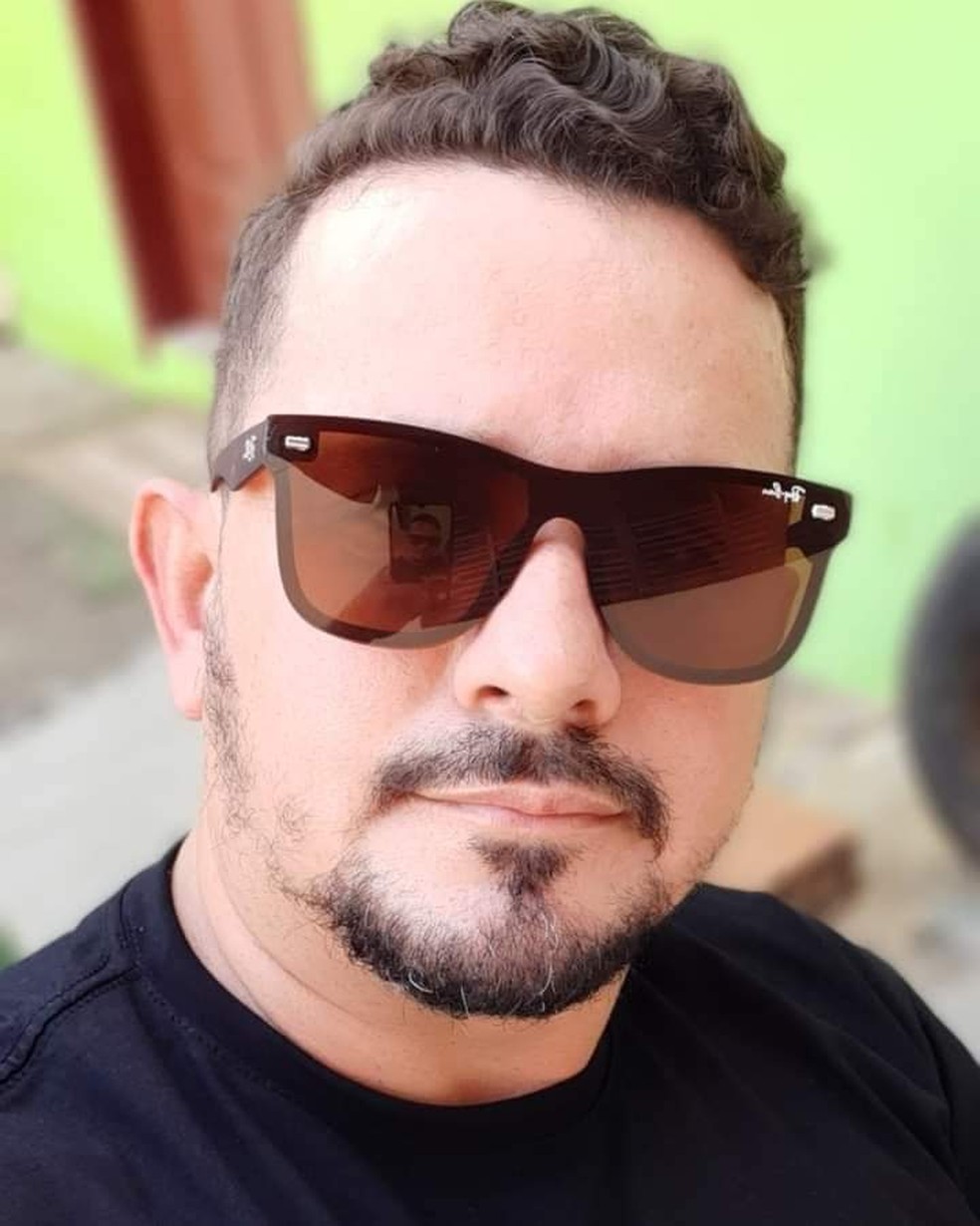 Elyton Prado também está internado no Into-AC sem saber da morte da mãe e da internação na UTI do pai — Foto: Arquivo da família