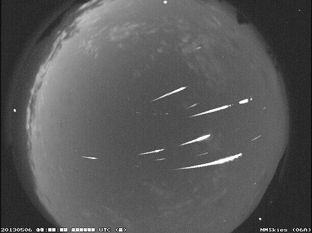 O que é a chuva de meteoros Eta Aquarídeos, resquícios do Cometa Halley. Acima: registro da Eta Aquarídeos feito pela Nasa em 2015 (Foto: NASA)