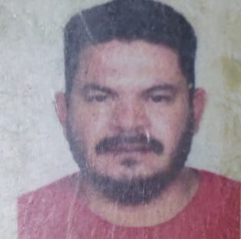 Francisco Roberto Paiva Santos, de 33 anos, foi morto com vários tiros em Rio Branco — Foto: Arquivo