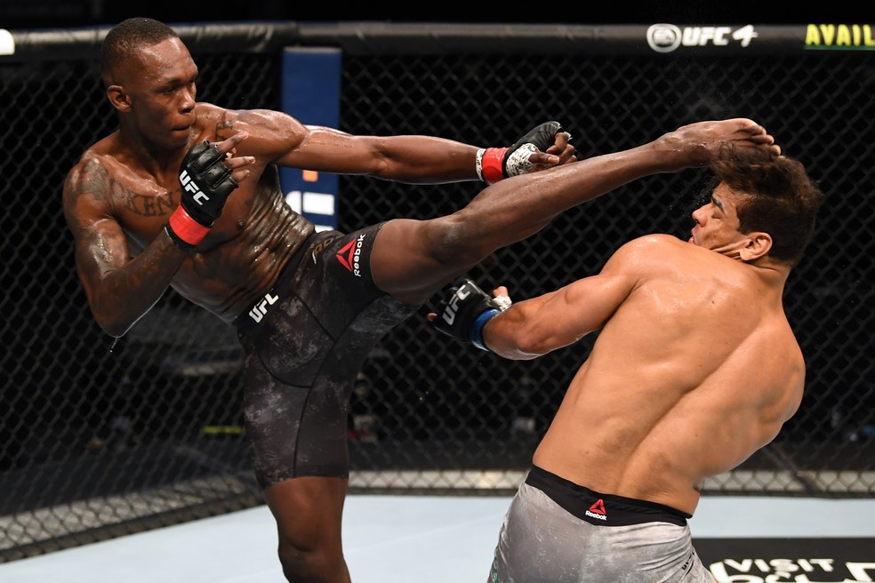 Israel Adesanya passeou diante de Paulo Borrachinha na luta principal do UFC 253 — Foto: Getty Images